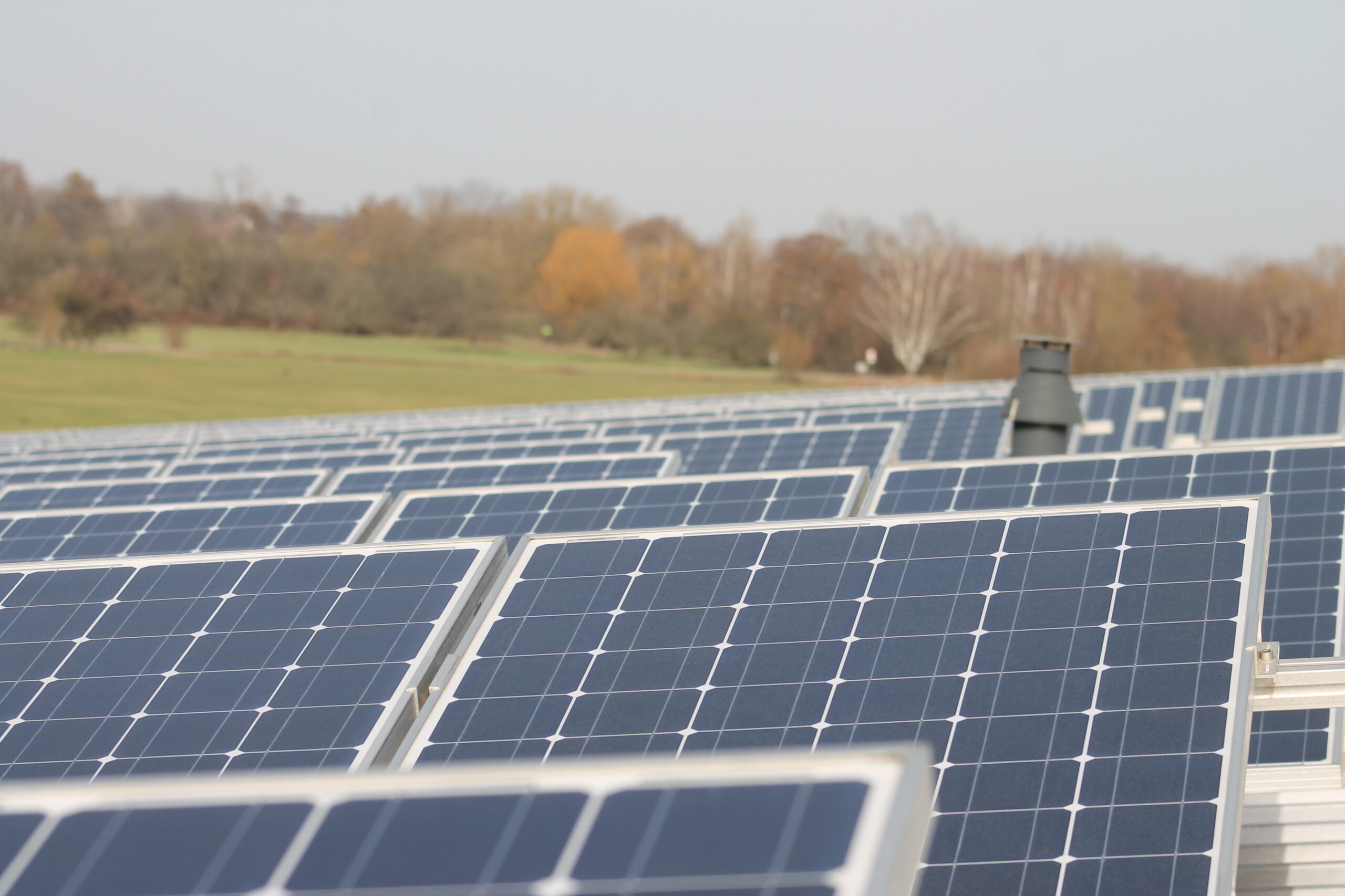 Saubere Solarplatten | Photovoltaikplatten nach der Solarreinigung bzw. PV-Reinigung